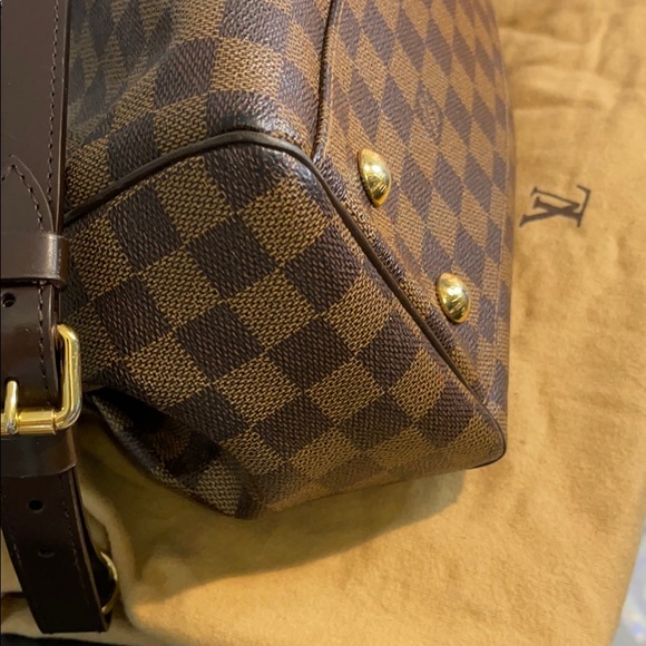 Authentic Louis Vuitton Classic Trevi PM Bag - Picture 12 of 17